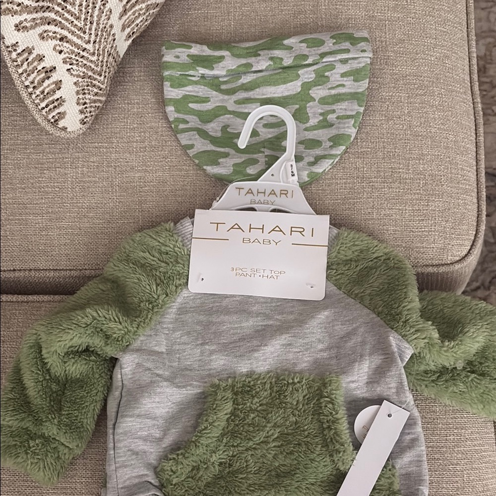 Tahari Camouflage Green and Gray Hat